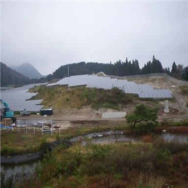 Solarni nosilec za pilote z enim polom