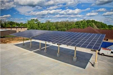 Montažni solarni nadstrešek za avto