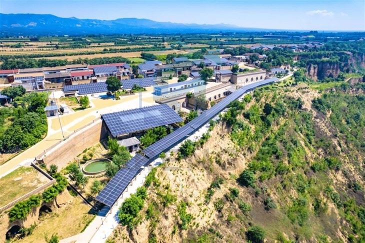 Solar Corridor Crop System